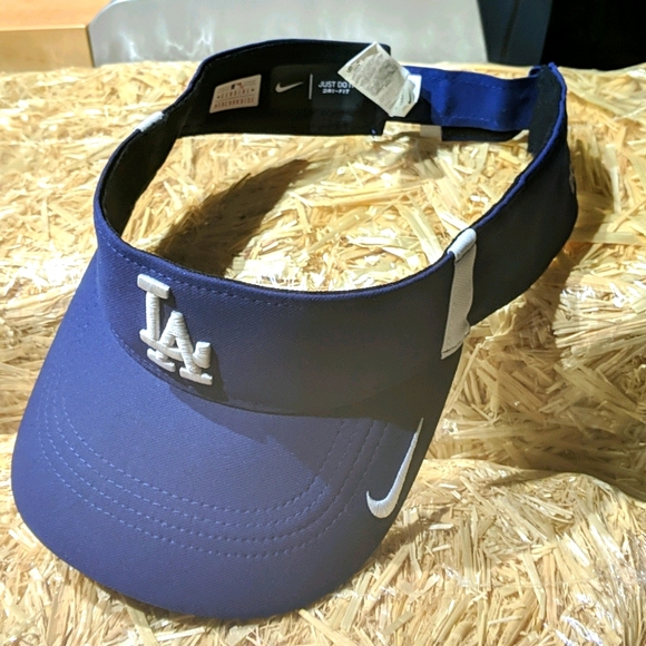NWOT LA Dodger Nike Visor